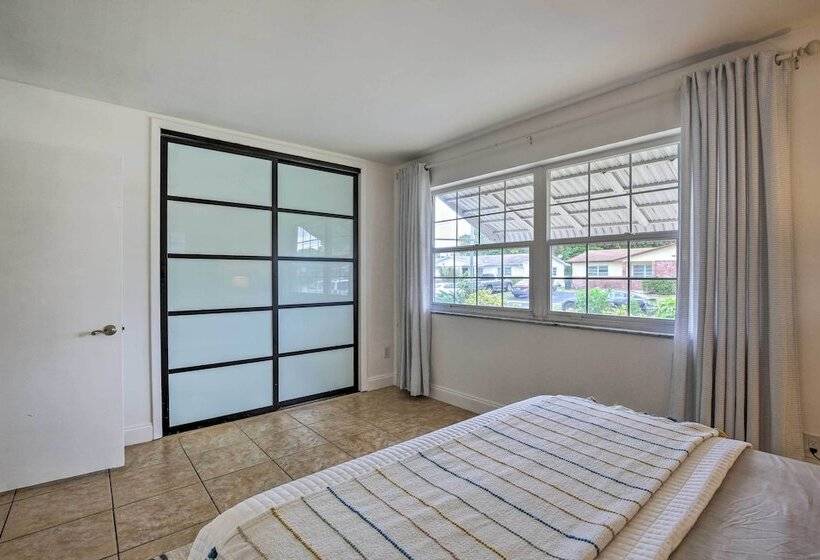 Private Pool & Dock: Coconut Creek Home!