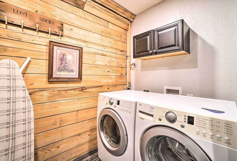 Cozy Hollister Cabin: Perfect For Families!