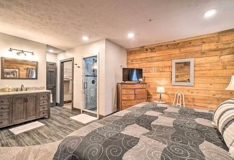 Cozy Hollister Cabin: Perfect For Families!