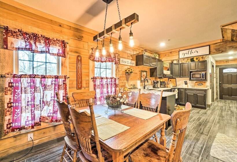 Cozy Hollister Cabin: Perfect For Families!