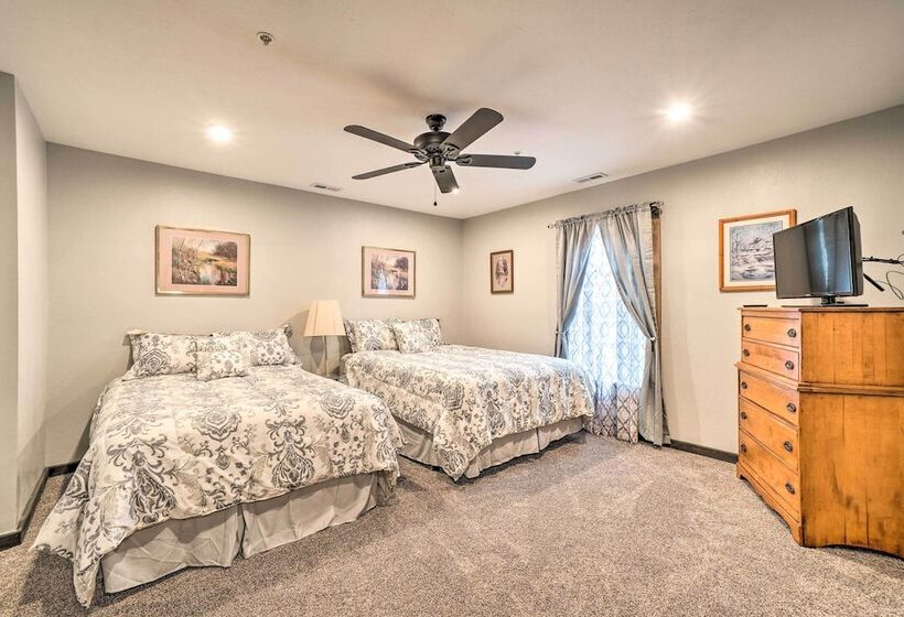 Cozy Hollister Cabin: Perfect For Families!