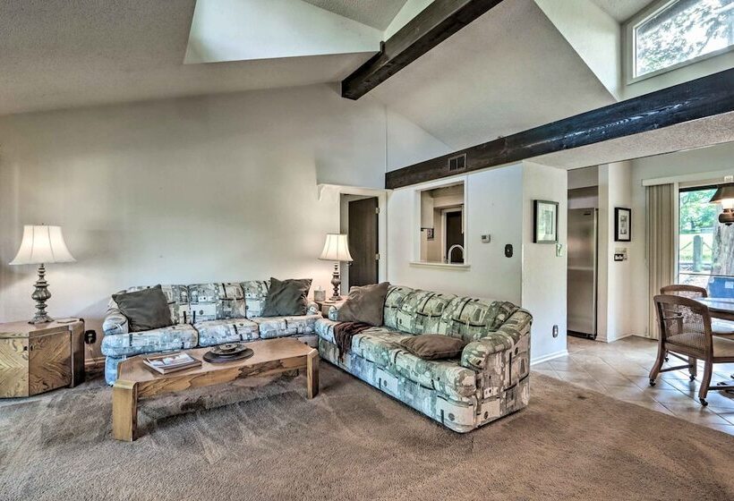 Cozy Osage Beach Cottage Near Margaritaville!