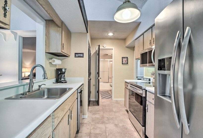 Cozy Osage Beach Cottage Near Margaritaville!