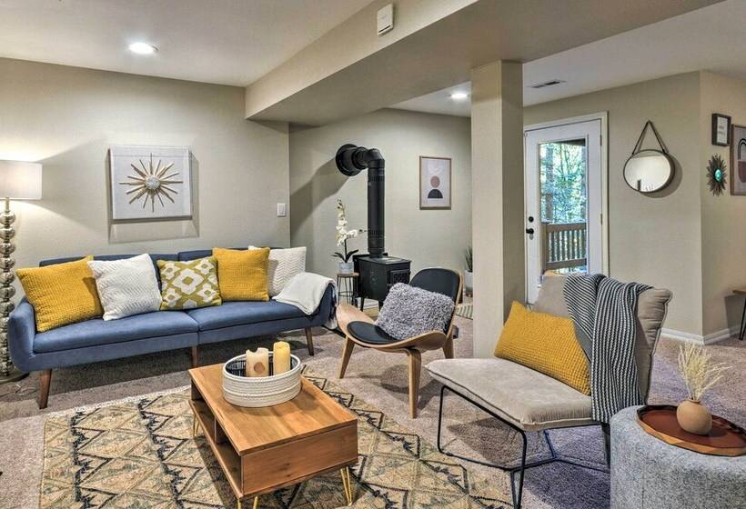 Cozy Sandy Retreat W/ Hot Tub & Forest Views!