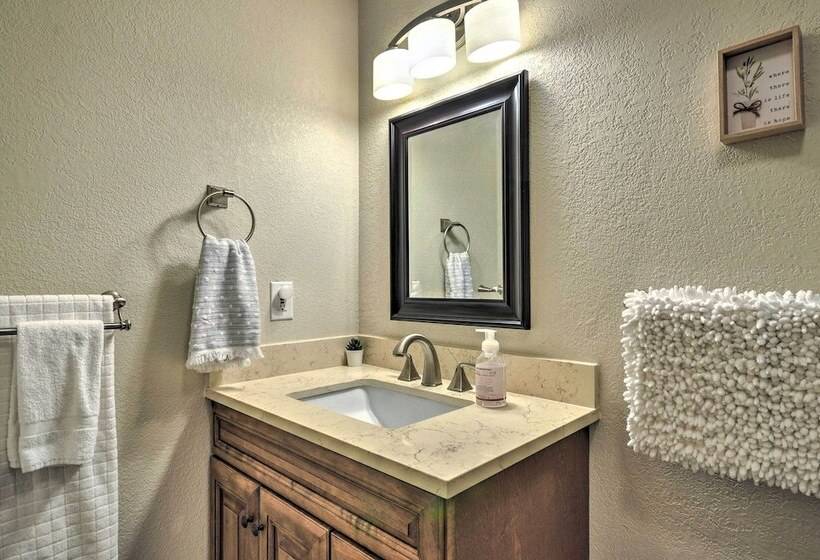 Cozy Sandy Retreat W/ Hot Tub & Forest Views!