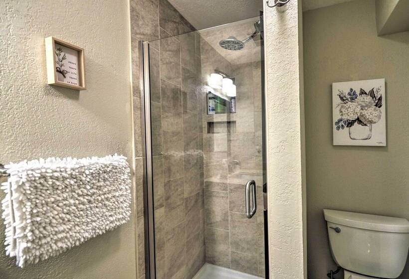 Cozy Sandy Retreat W/ Hot Tub & Forest Views!