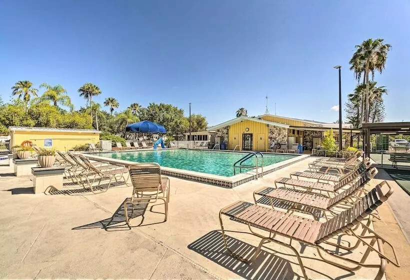 Cute Port Charlotte Home W/ Resort Amenities!