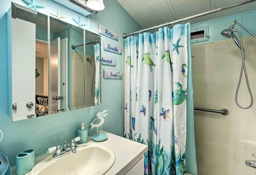 Cute Port Charlotte Home W/ Resort Amenities!