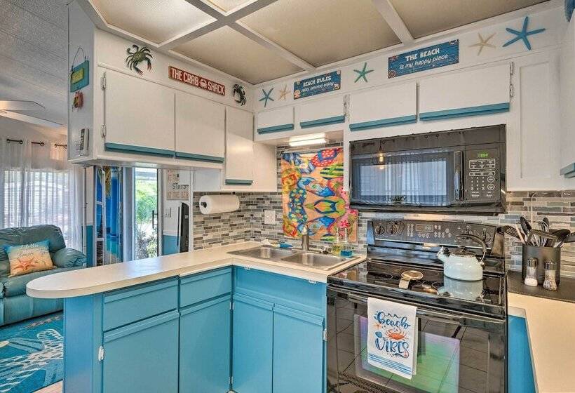 Cute Port Charlotte Home W/ Resort Amenities!