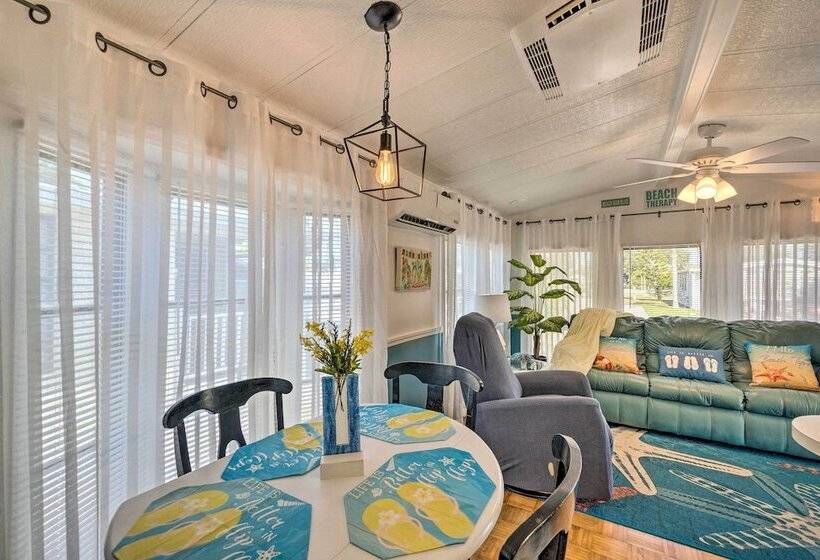 Cute Port Charlotte Home W/ Resort Amenities!