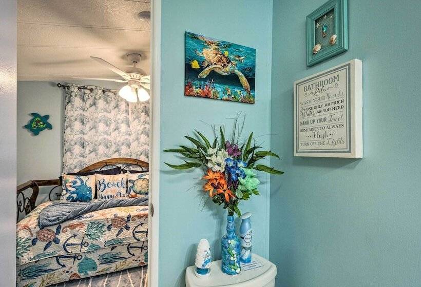 Cute Port Charlotte Home W/ Resort Amenities!