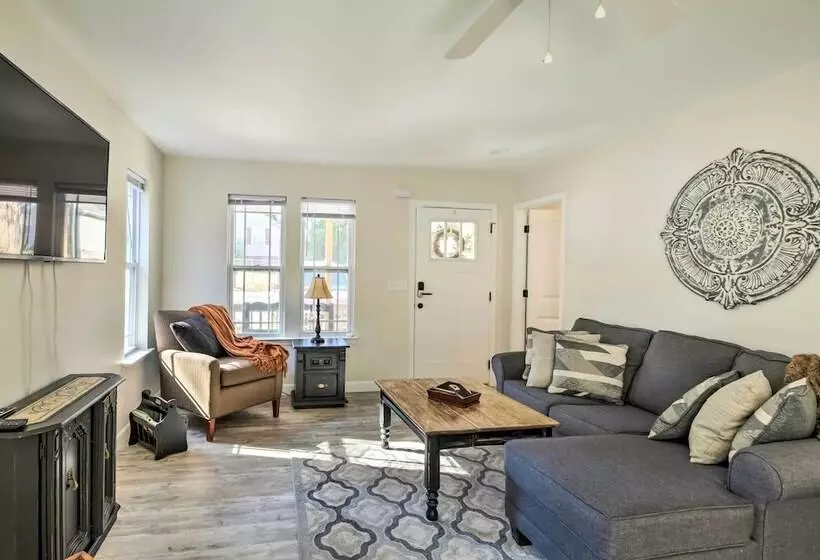 Family Friendly Greer Home W/ Balcony & Yard!