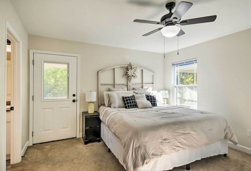 Family Friendly Greer Home W/ Balcony & Yard!