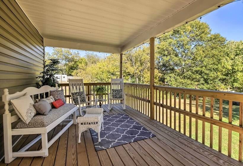 Family Friendly Greer Home W/ Balcony & Yard!