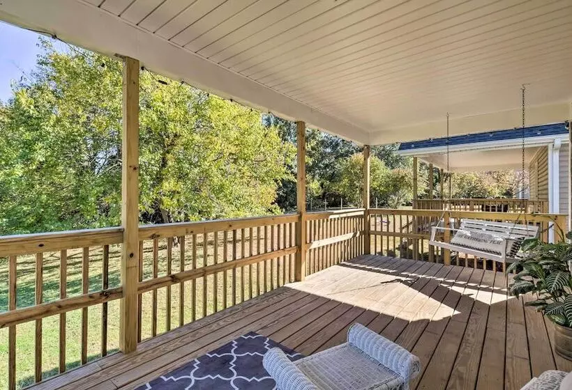 Family Friendly Greer Home W/ Balcony & Yard!