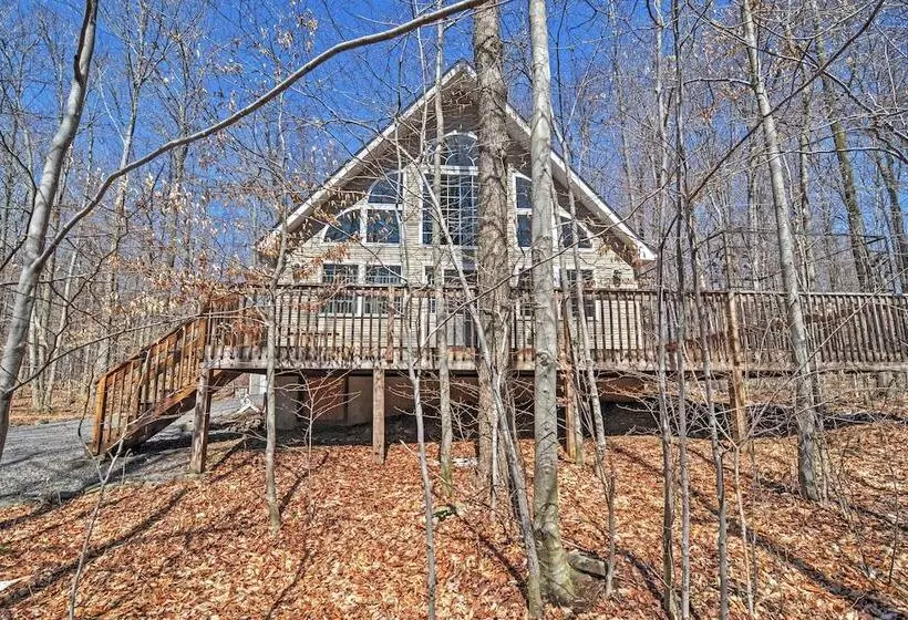 Deck & Resort Amenities: Arrowhead Lake Home!