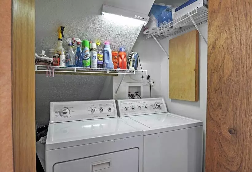 Deck & Resort Amenities: Arrowhead Lake Home!