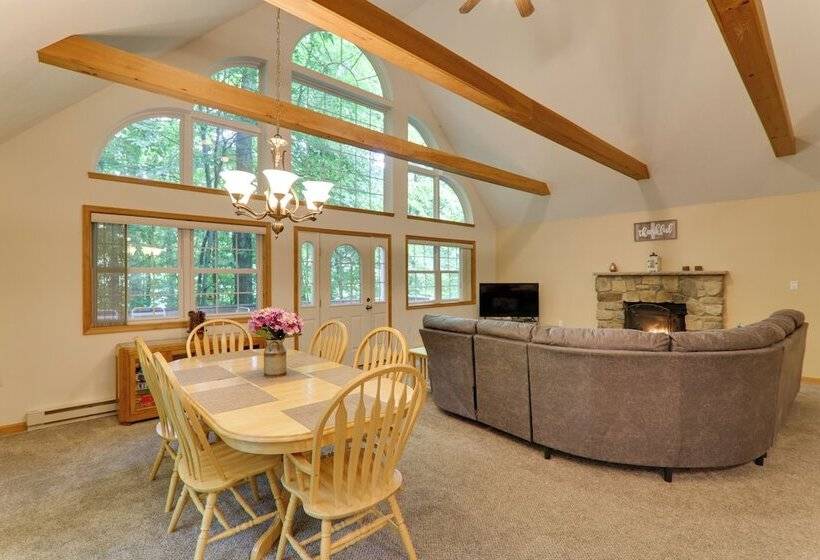 Deck & Resort Amenities: Arrowhead Lake Home!