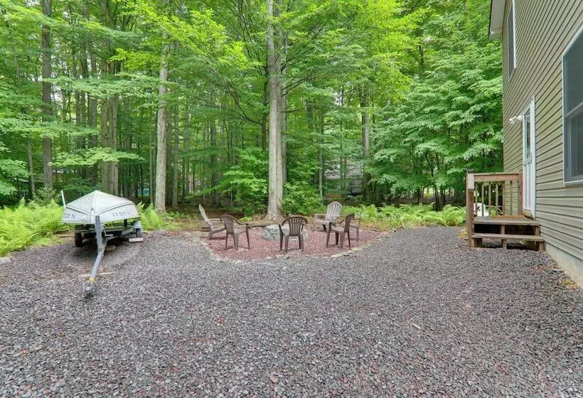 Deck & Resort Amenities: Arrowhead Lake Home!