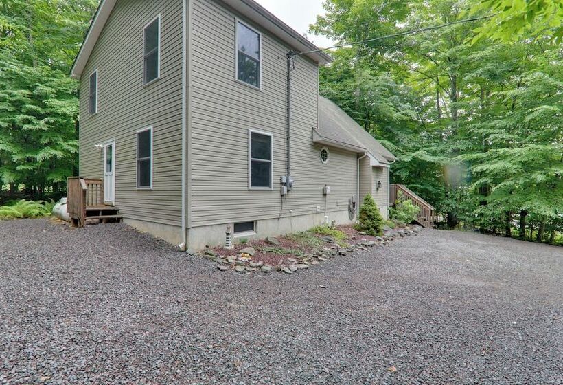 Deck & Resort Amenities: Arrowhead Lake Home!