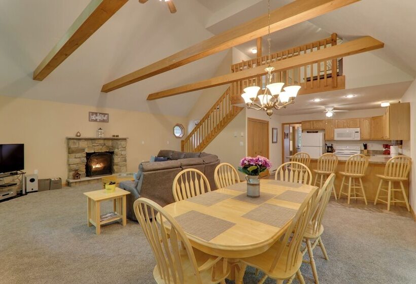 Deck & Resort Amenities: Arrowhead Lake Home!