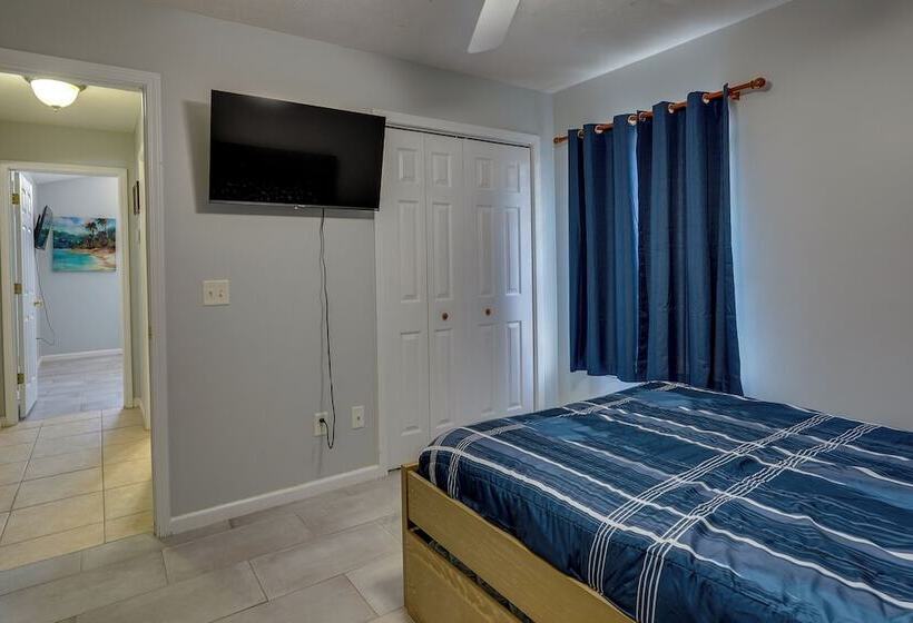 Pet Friendly Pcb Home W/ Hot Tub, Near Beaches!