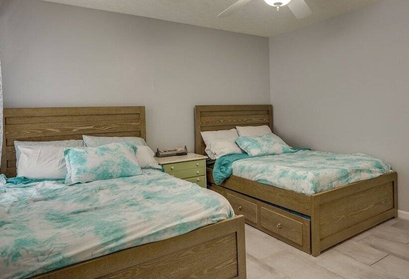 Pet Friendly Pcb Home W/ Hot Tub, Near Beaches!