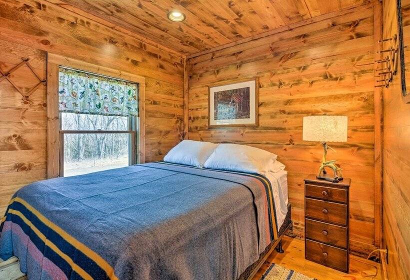 Greenfield Cabin W/ Screened In Porch & Fire Pit!