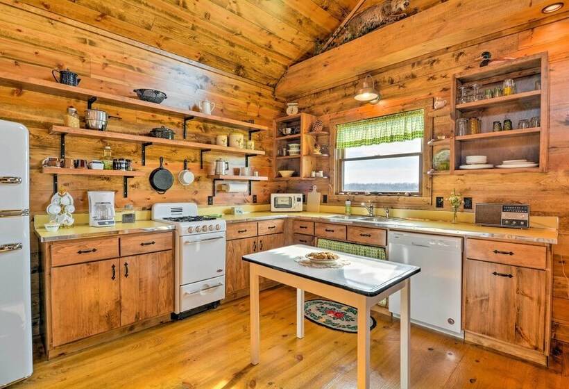 Greenfield Cabin W/ Screened In Porch & Fire Pit!