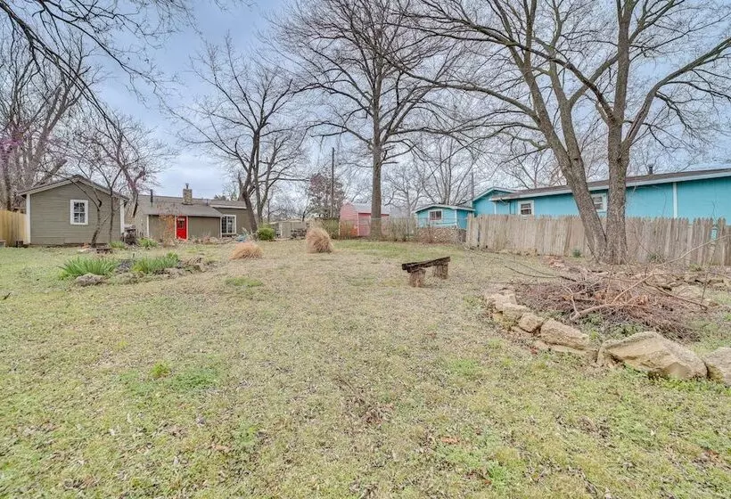 Historic Cabin W/ Yard: 1 Mi To Lake Spavinaw!