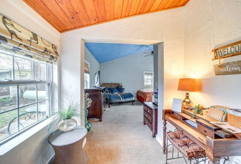 Historic Cabin W/ Yard: 1 Mi To Lake Spavinaw!