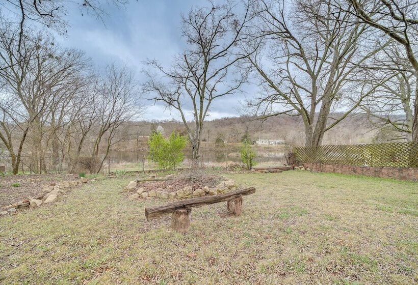 Historic Cabin W/ Yard: 1 Mi To Lake Spavinaw!