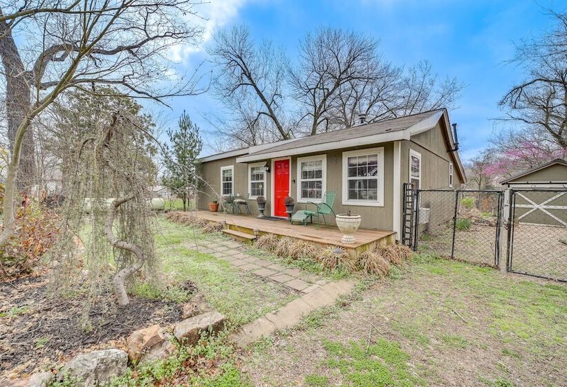 Historic Cabin W/ Yard: 1 Mi To Lake Spavinaw!