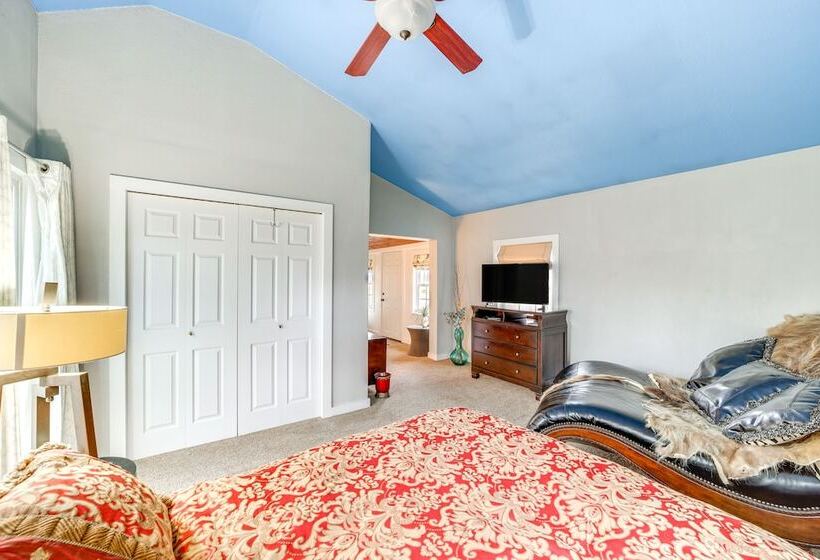 Historic Cabin W/ Yard: 1 Mi To Lake Spavinaw!