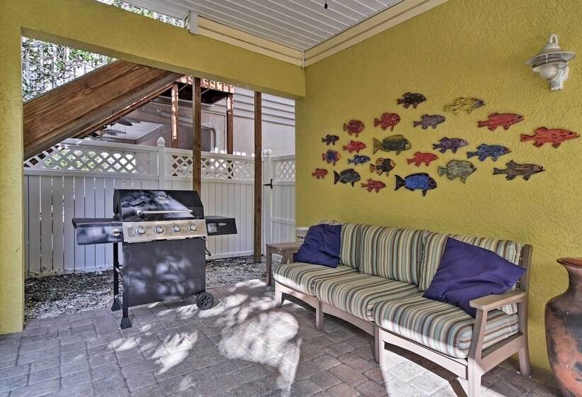Holmes Beach Home: Pool, Hot Tub, Walk To Beach!