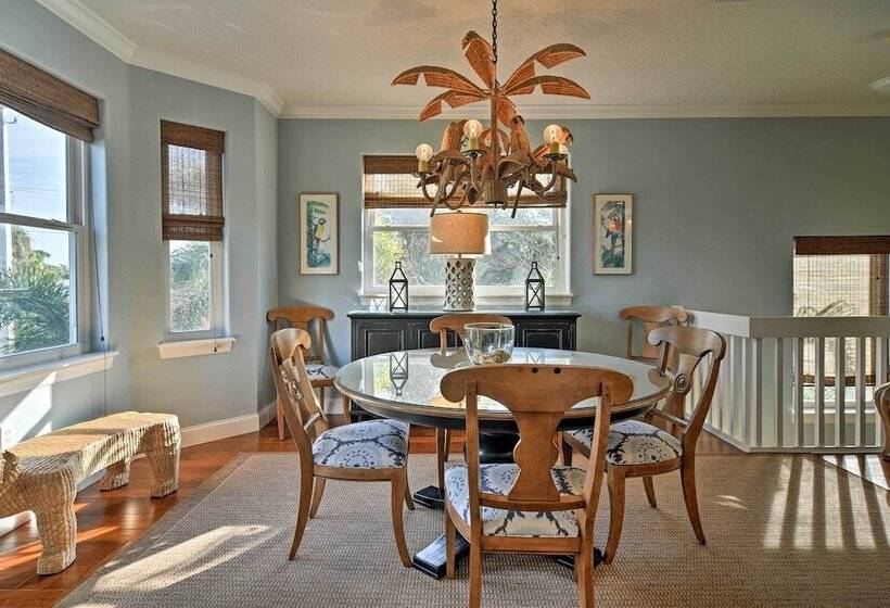 Holmes Beach Home: Pool, Hot Tub, Walk To Beach!