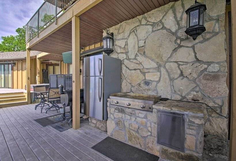 Inviting Home W/ Pool & Hot Tub On Table Rock Lake