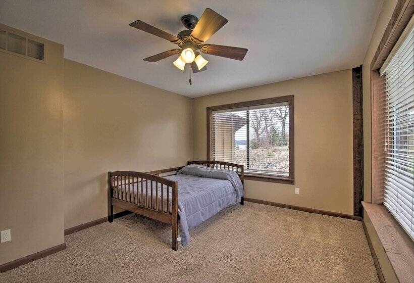 Inviting Home W/ Pool & Hot Tub On Table Rock Lake