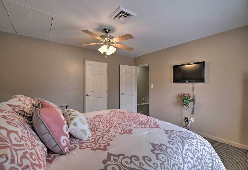 Inviting Home W/ Pool & Hot Tub On Table Rock Lake