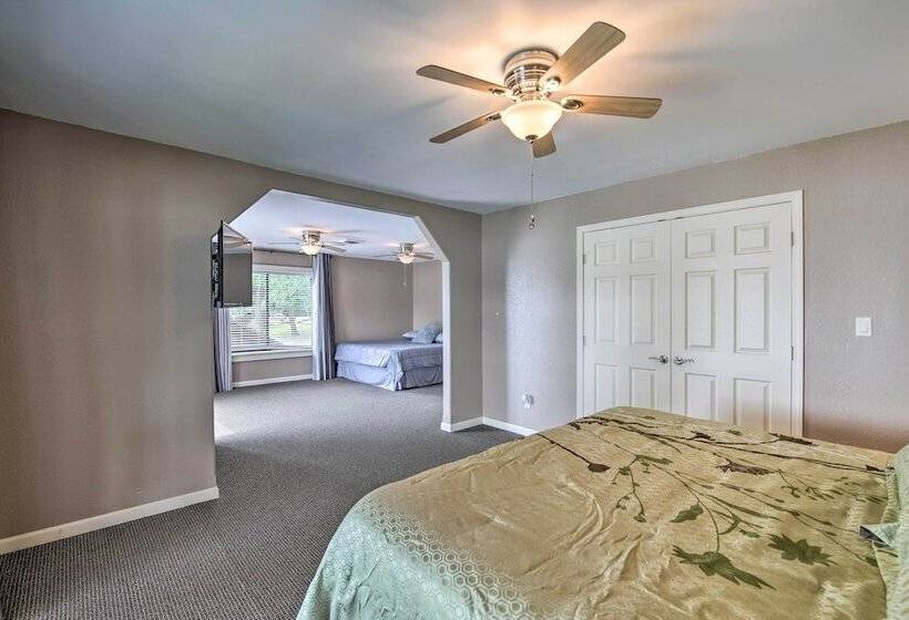 Inviting Home W/ Pool & Hot Tub On Table Rock Lake