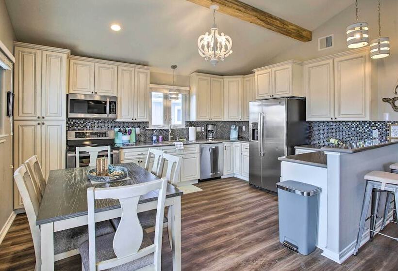 Jamaica Beach Canal Home W/ Private Boat Dock!