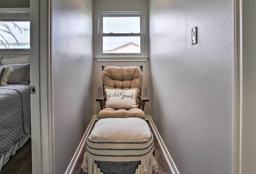 Jamaica Beach Canal Home W/ Private Boat Dock!