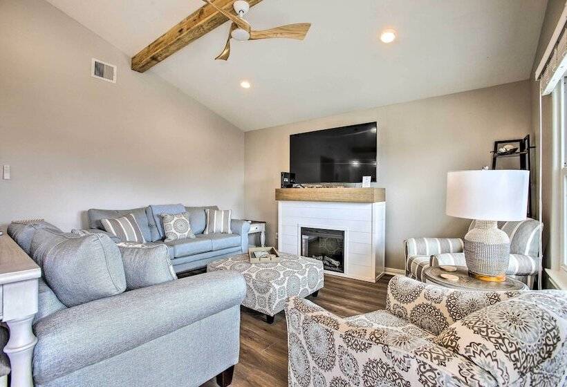 Jamaica Beach Canal Home W/ Private Boat Dock!