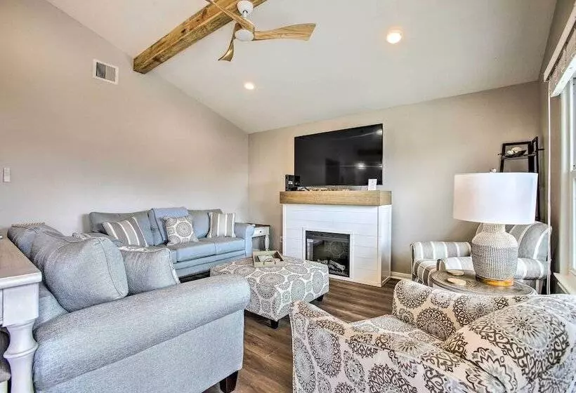 Jamaica Beach Canal Home W/ Private Boat Dock!