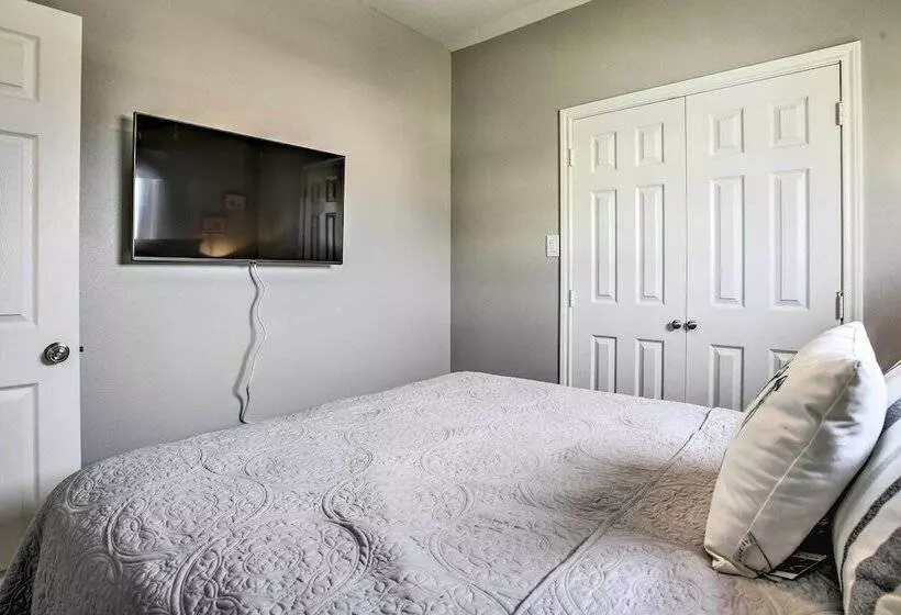 Jamaica Beach Canal Home W/ Private Boat Dock!