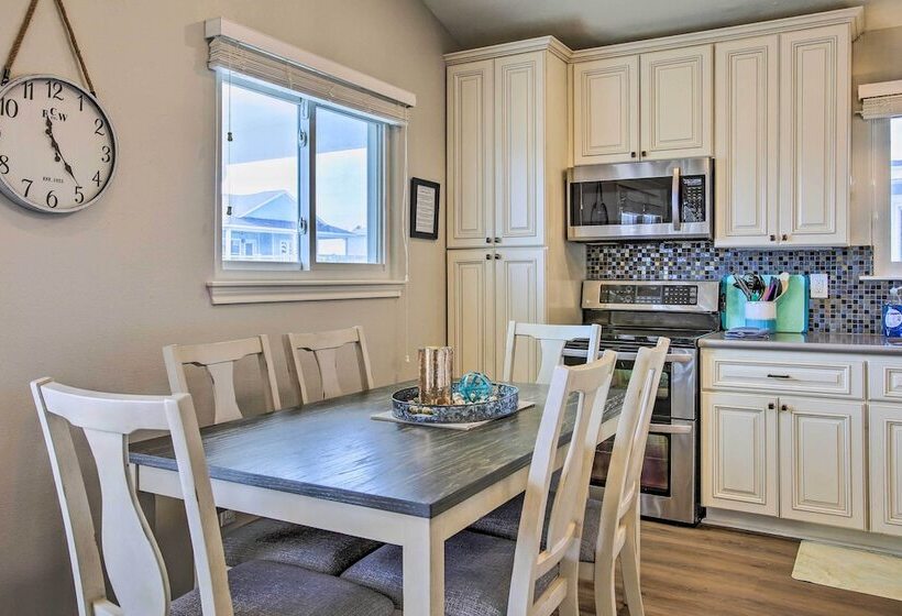 Jamaica Beach Canal Home W/ Private Boat Dock!