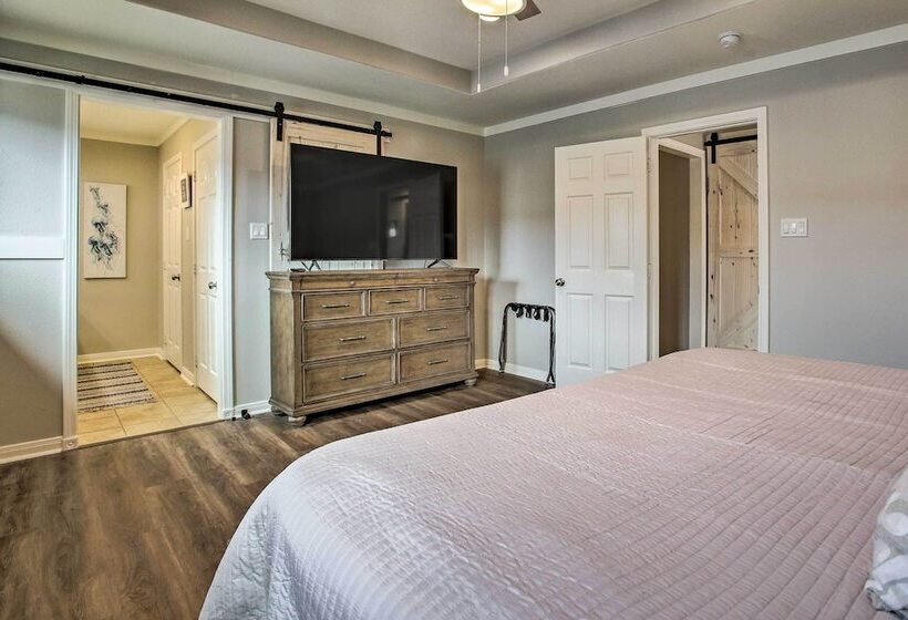 Jamaica Beach Canal Home W/ Private Boat Dock!