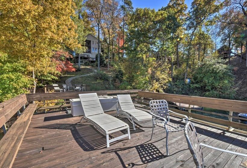 Lake Keowee Escape W/ Dock, Deck & Lake Access!