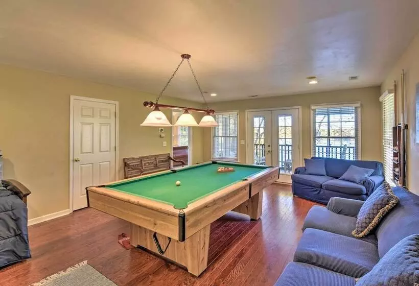 Lake Keowee Escape W/ Dock, Deck & Lake Access!