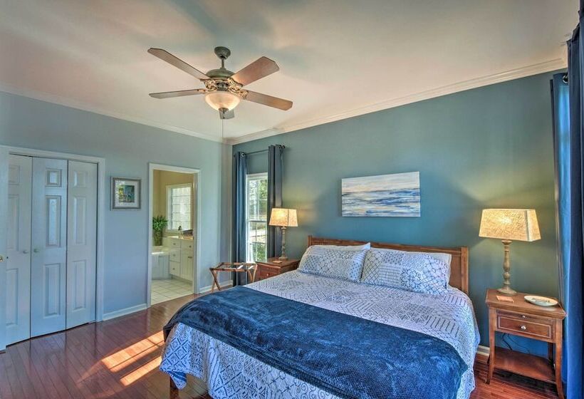 Lake Keowee Escape W/ Dock, Deck & Lake Access!